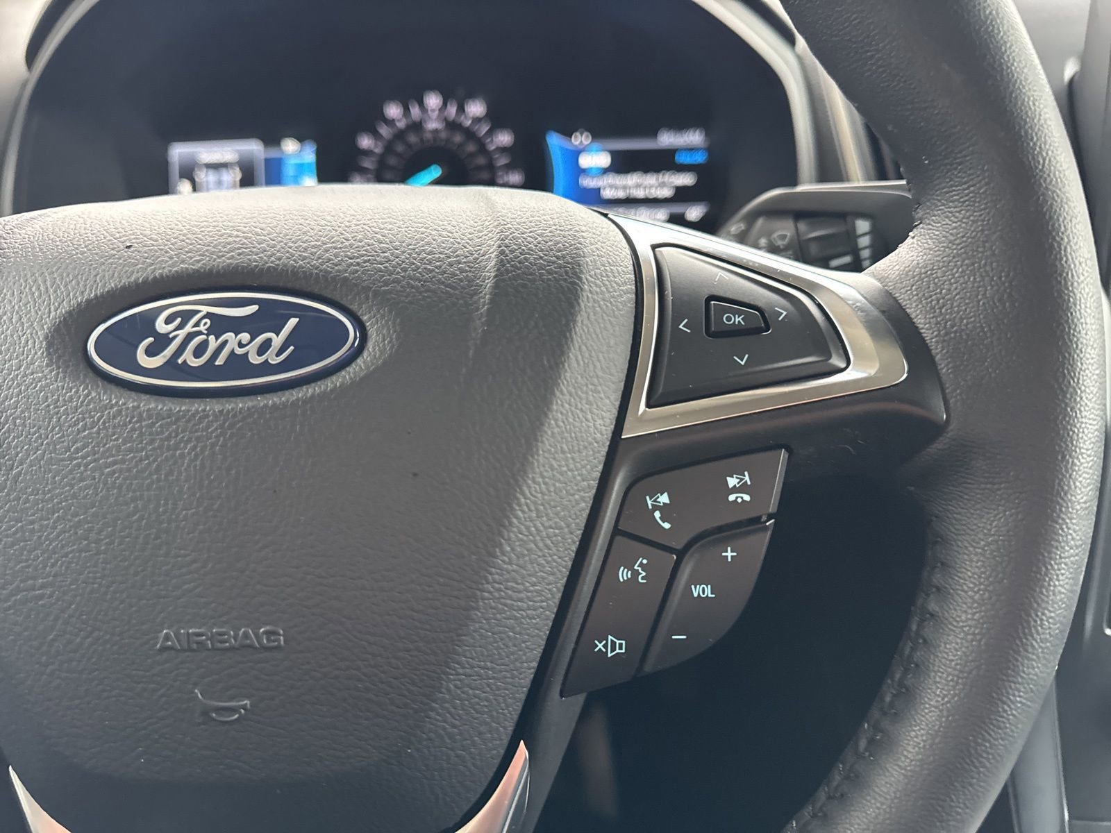 Certified 2024 Ford Edge Titanium image 26