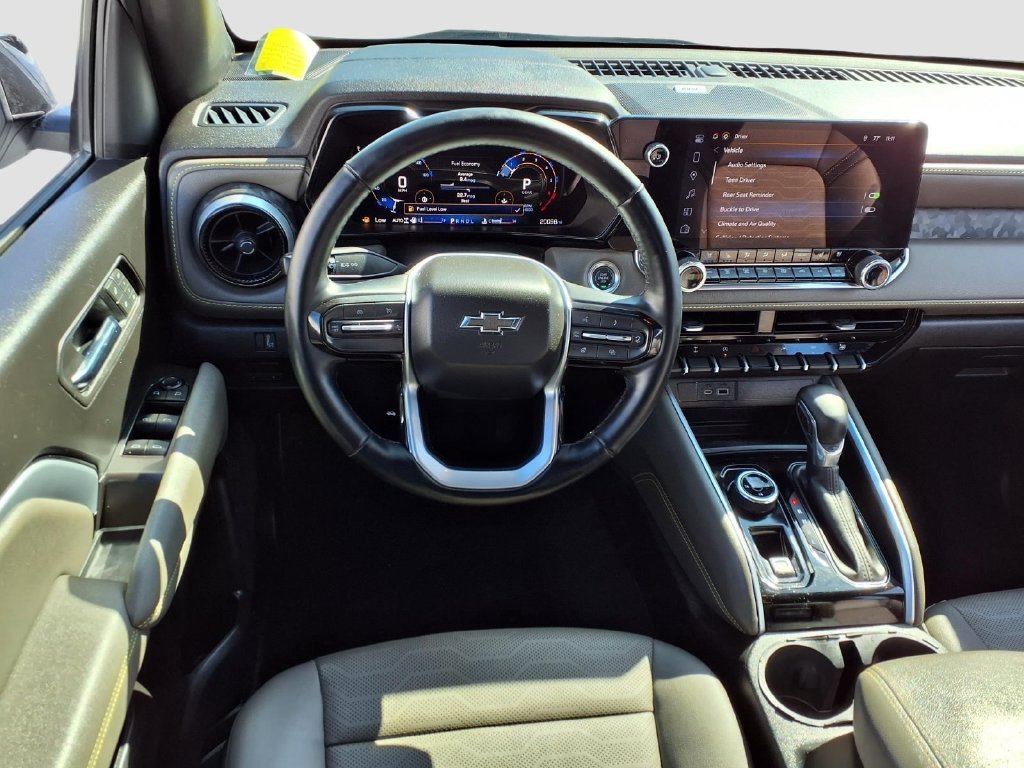 Used 2025 Chevrolet Colorado ZR2 w/ Technology Package AWD/4WD image 9
