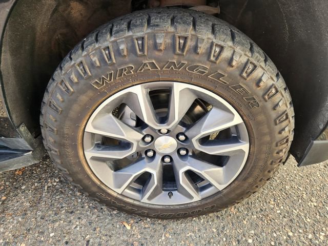 Used 2023 Chevrolet Suburban LS w/ Driver Alert Package image 21