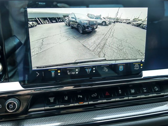 Used 2024 Chevrolet Silverado 2500 ZR2 w/ Technology Package AWD/4WD image 24