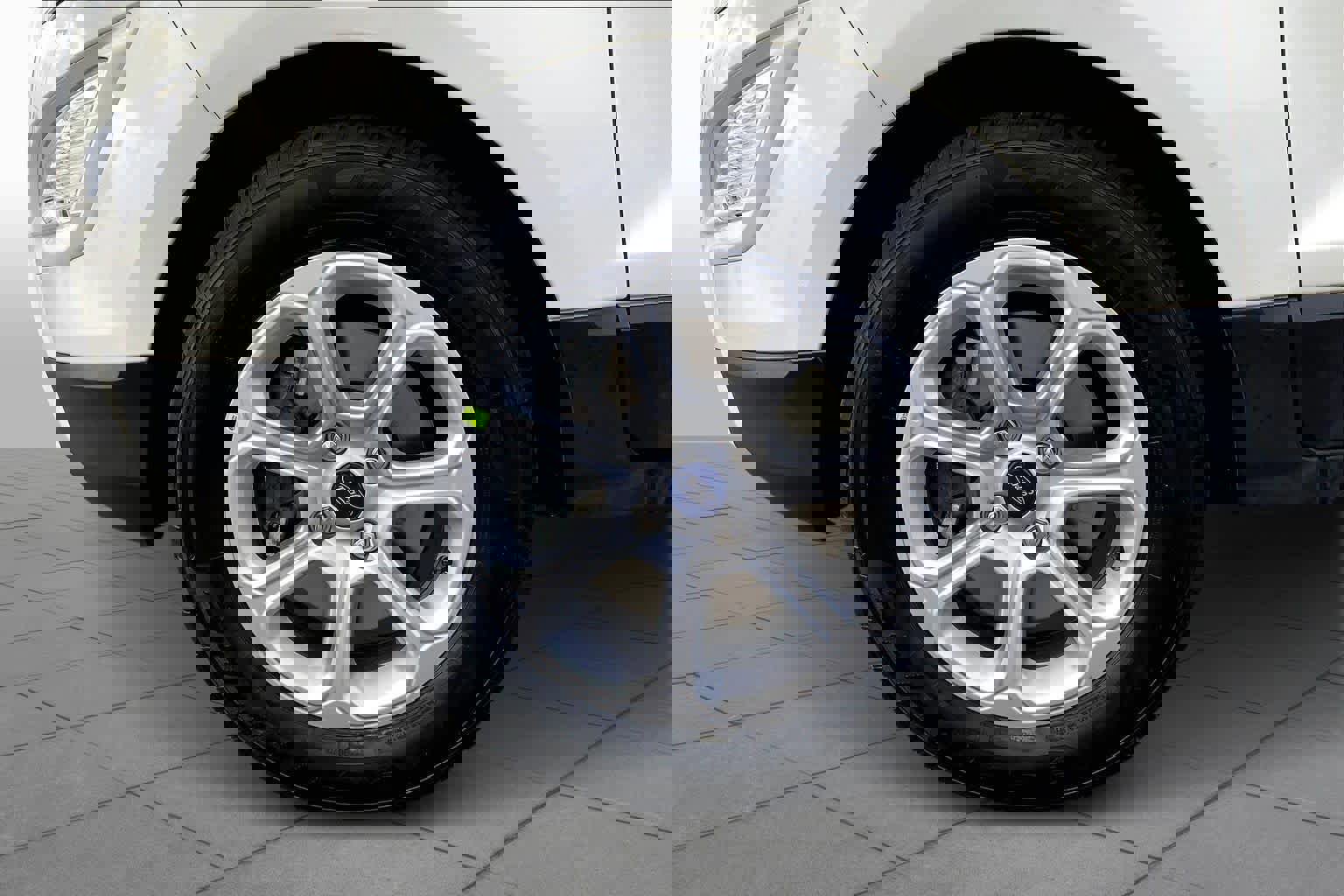 Certified 2021 Ford EcoSport SE image 12