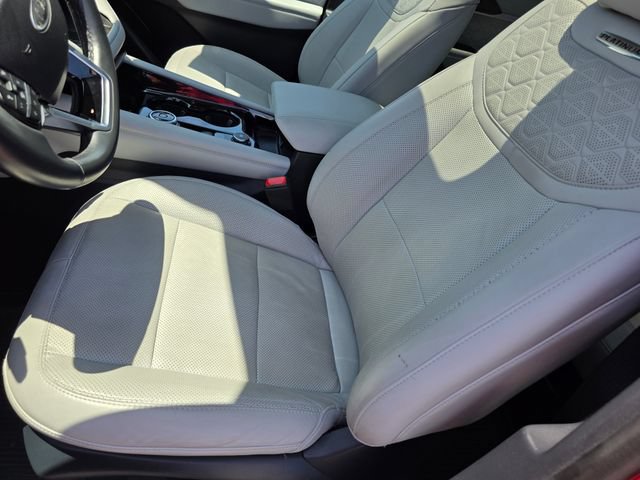 Certified 2025 Ford Explorer Platinum w/ LUX Leather Package AWD/4WD image 18