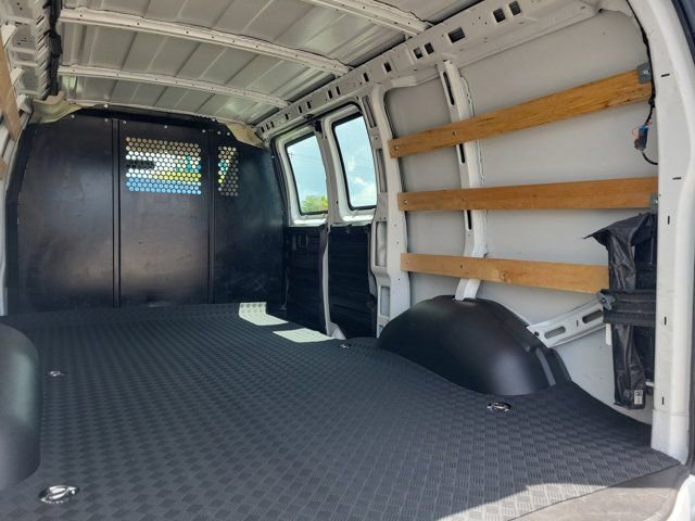 Used 2024 Chevrolet Express 2500 w/ Driver Convenience Package image 15