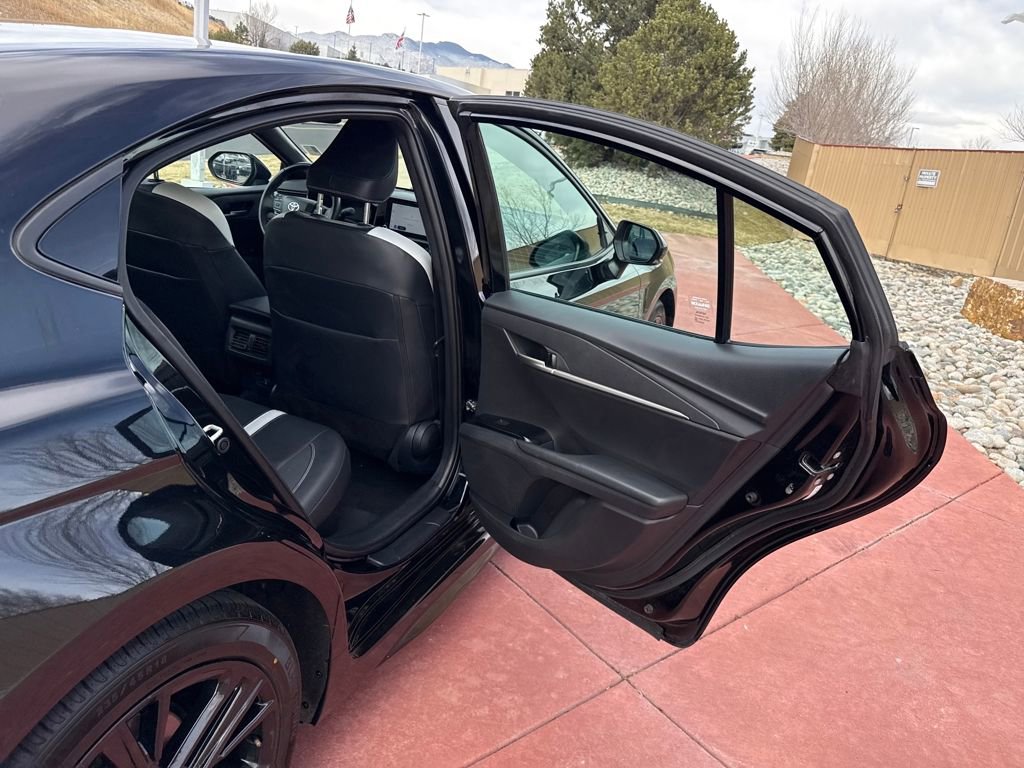 Used 2025 Toyota Camry SE image 21