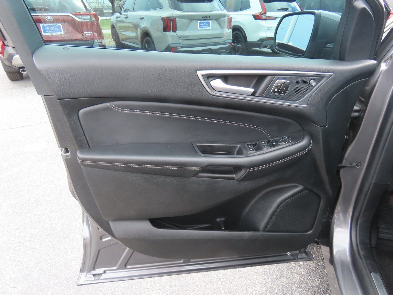 Certified 2023 Ford Edge Titanium AWD/4WD image 25