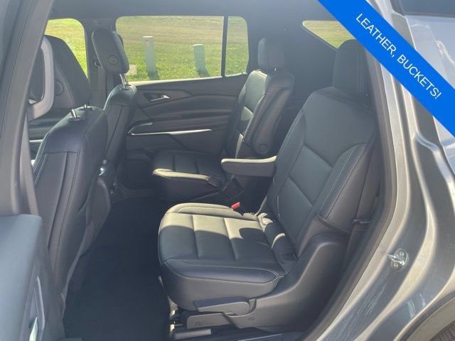 Used 2025 Chevrolet Traverse LT AWD/4WD image 19