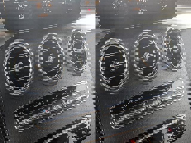 Used 2022 Mercedes-Benz GLC 300 4MATIC image 24