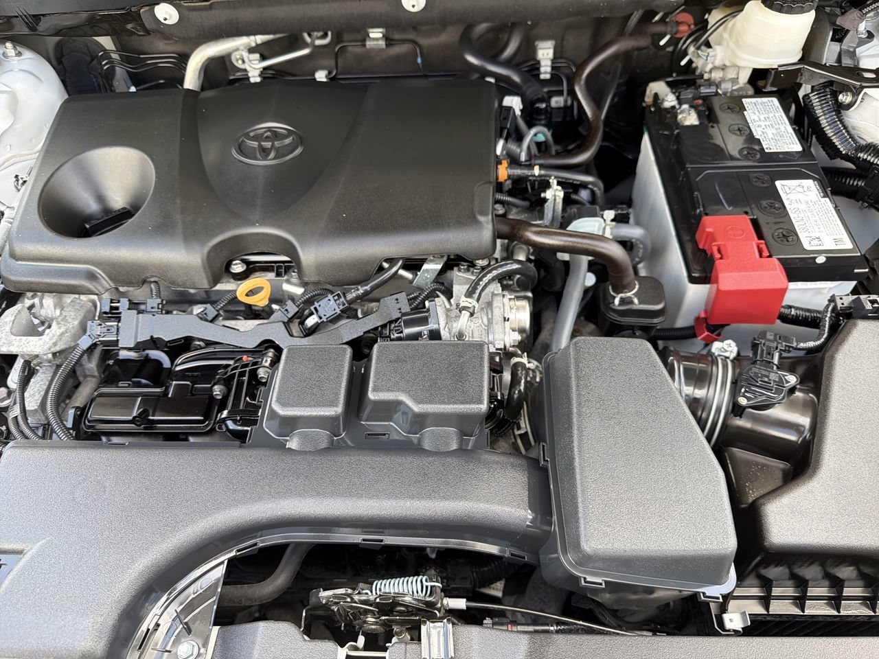 Used 2024 Toyota RAV4 XLE FWD image 10