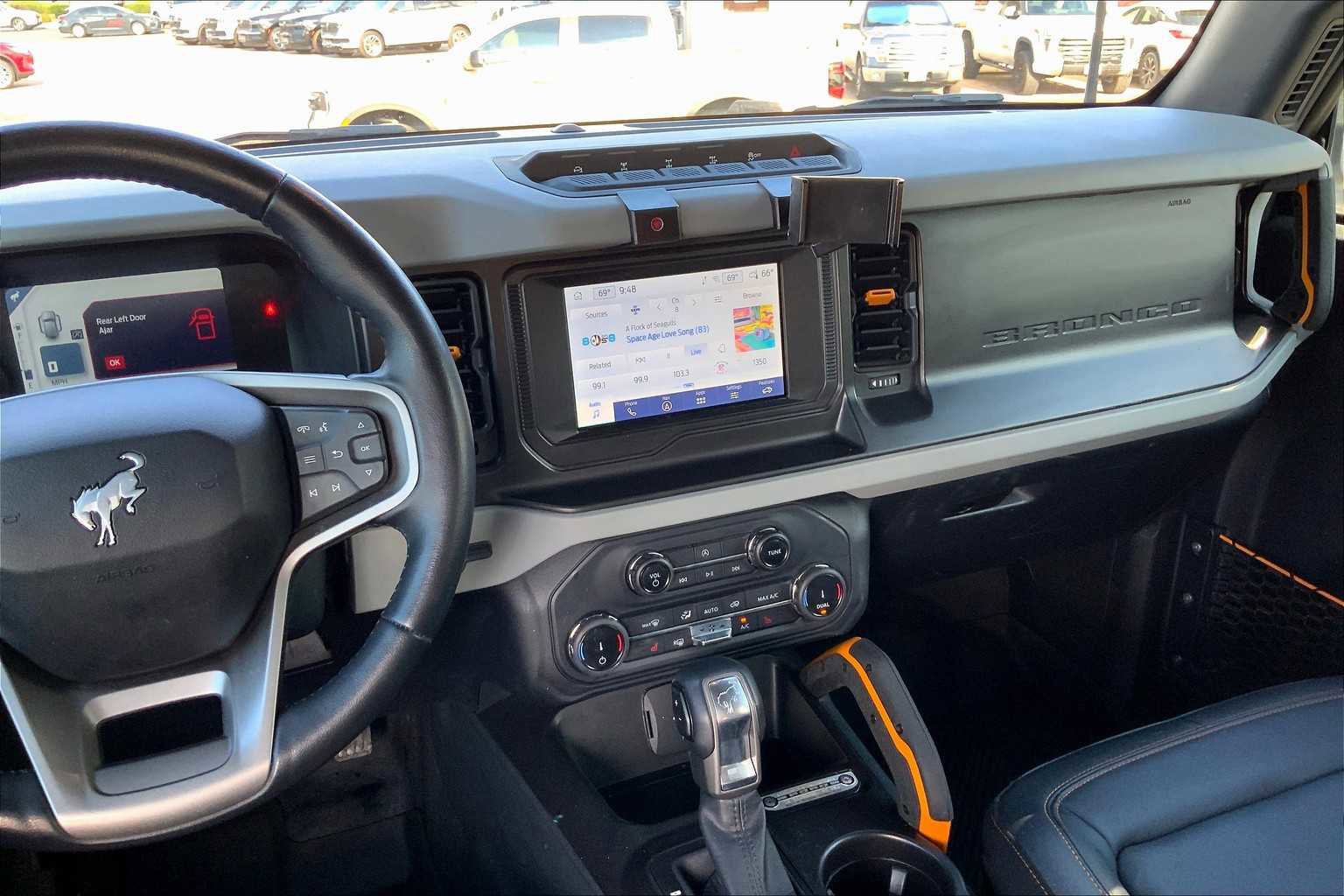 Certified 2022 Ford Bronco Badlands image 8