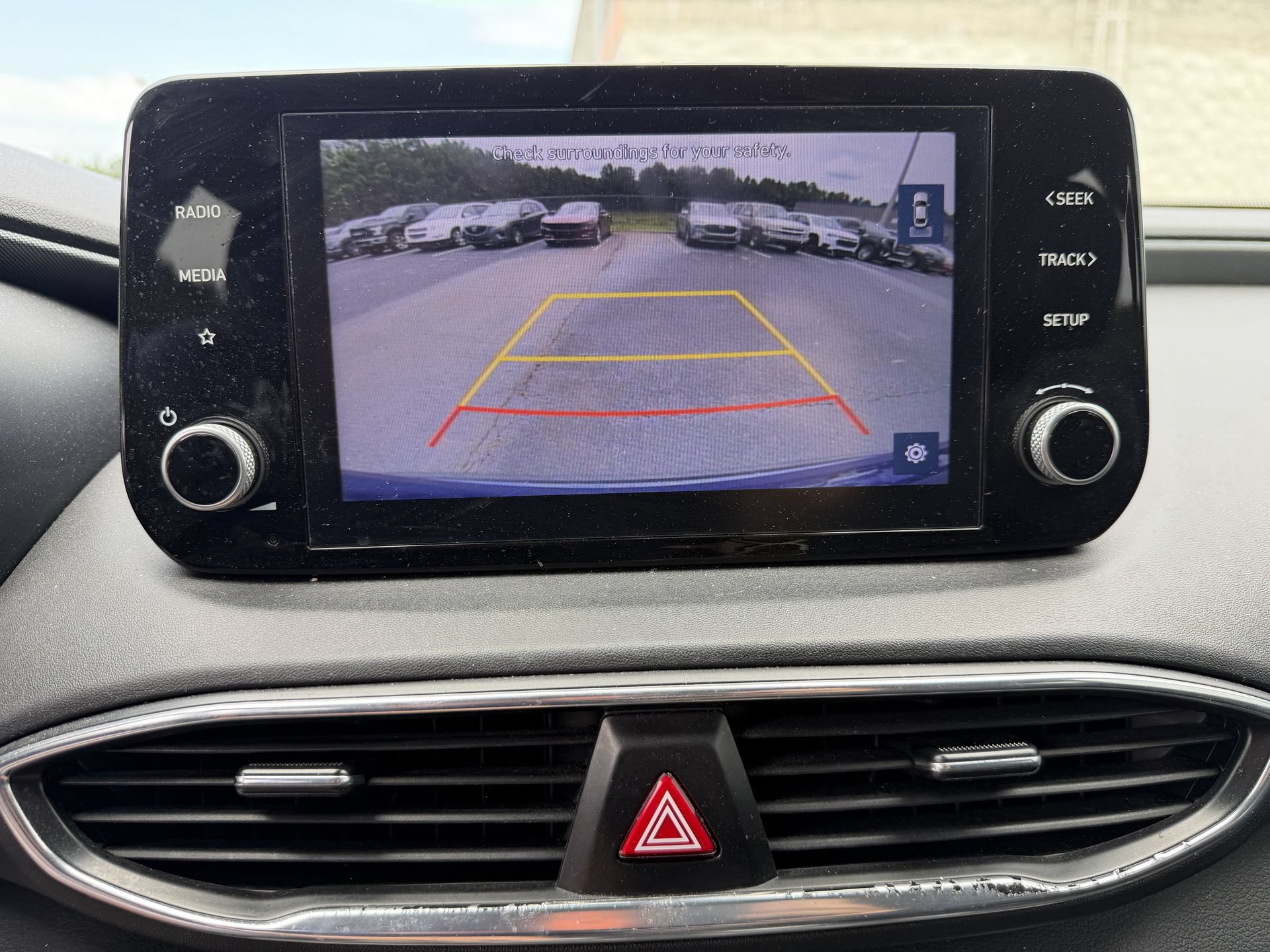 Used 2021 Hyundai Santa Fe SE FWD image 4