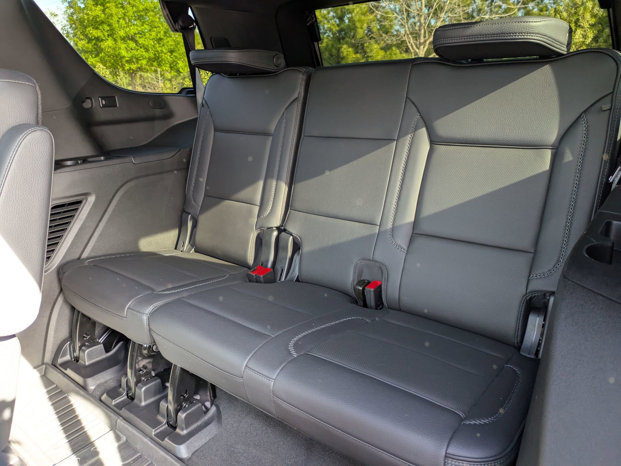 Used 2023 GMC Yukon Denali w/ LPO, Floor Liner Package AWD/4WD image 29