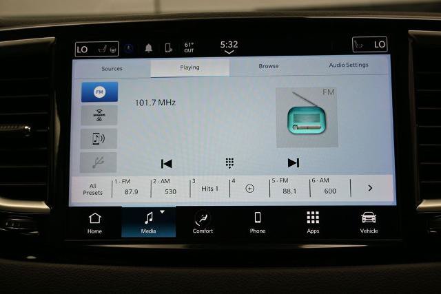 Used 2024 Chrysler Pacifica Touring-L FWD image 30