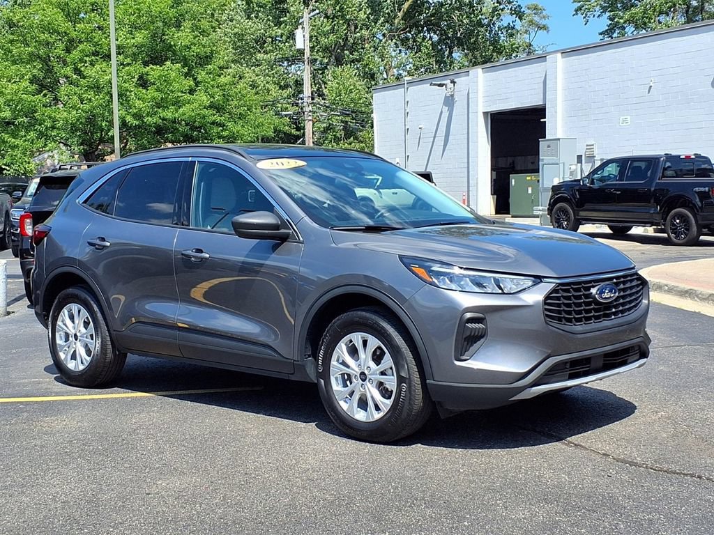 Certified 2023 Ford Escape Active AWD/4WD image 1