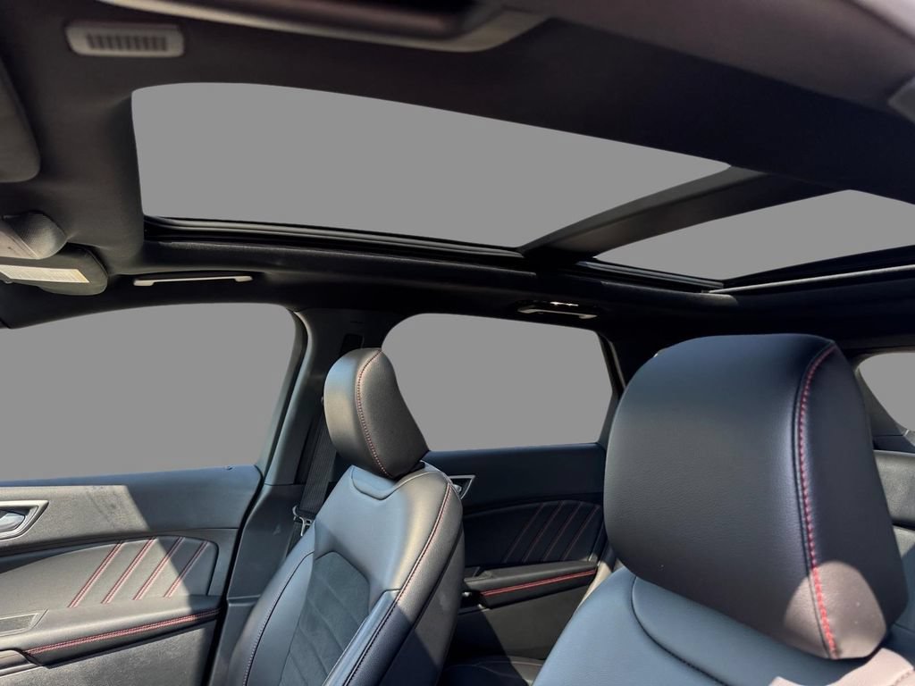 Certified 2024 Ford Edge ST-Line AWD/4WD image 18