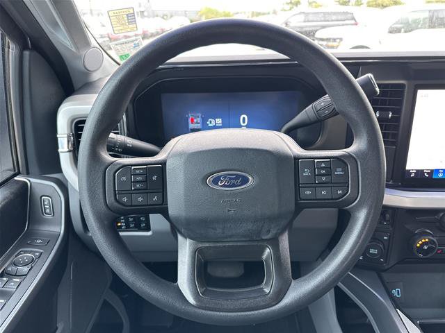 Certified 2025 Ford F250 XLT w/ Black Appearance Package AWD/4WD image 18
