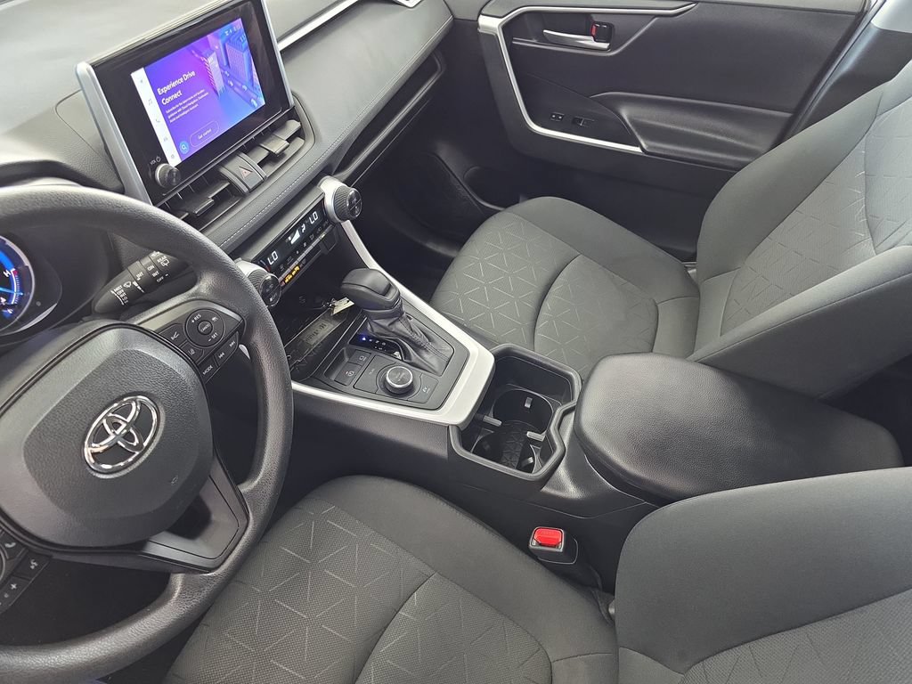 Used 2024 Toyota RAV4 XLE AWD/4WD image 21