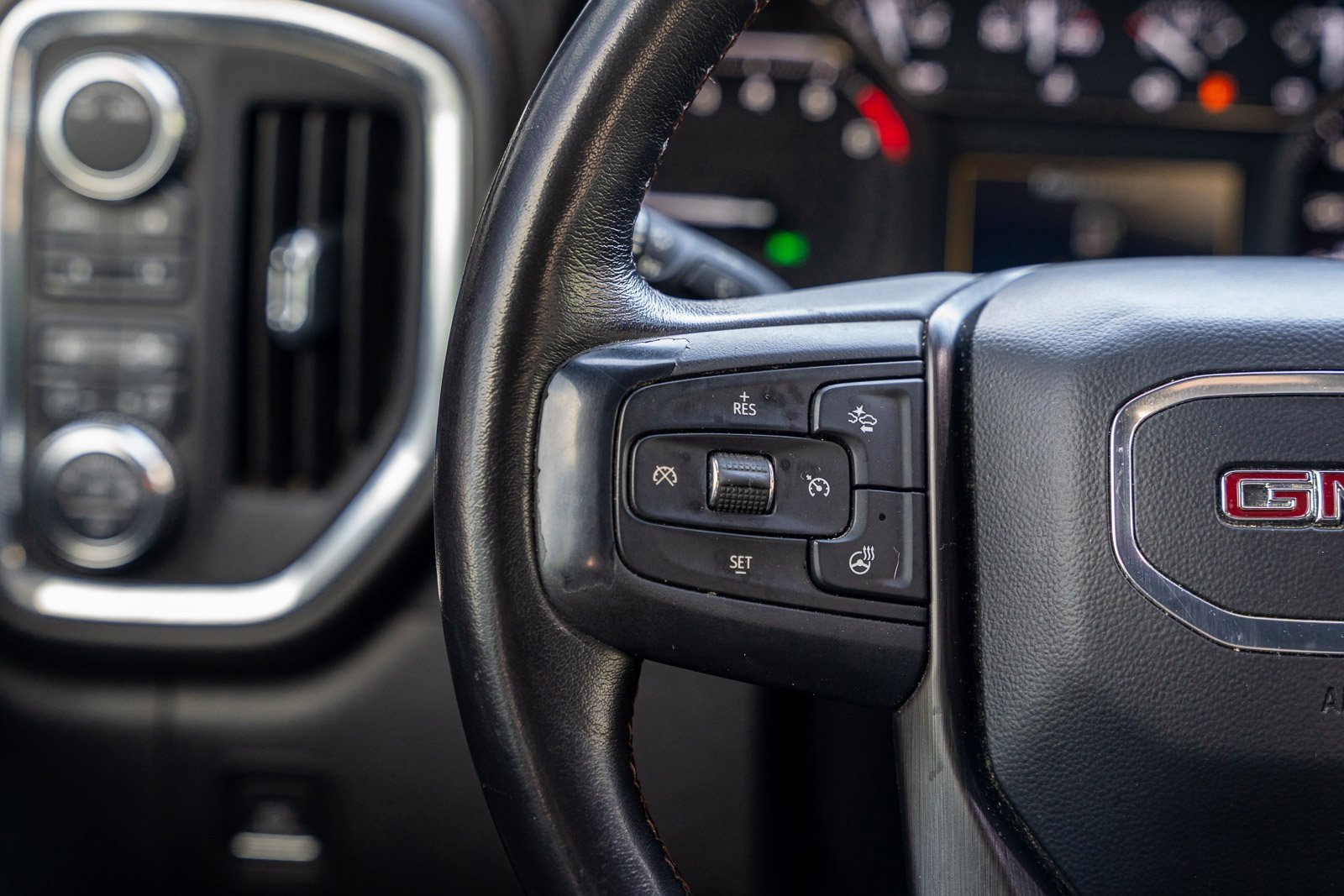 Used 2022 GMC Sierra 2500 AT4 w/ AT4 Preferred Package image 27