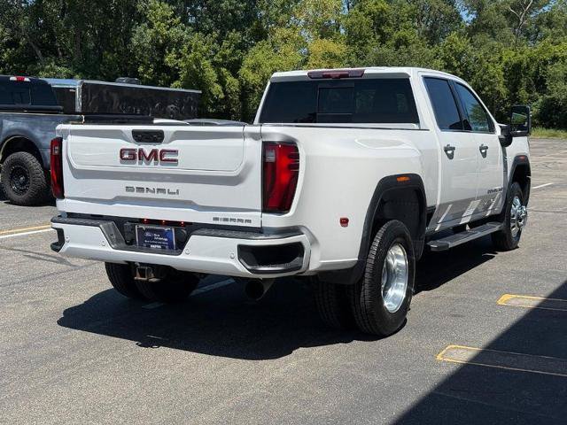 Used 2024 GMC Sierra 3500 Denali w/ Technology Package AWD/4WD image 6