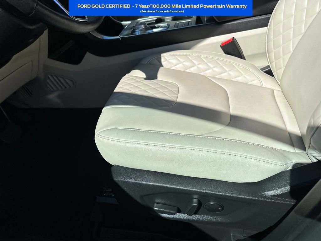 Certified 2024 Ford Edge Titanium image 7