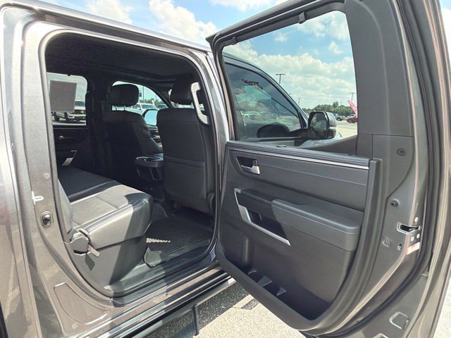 Used 2023 Toyota Tundra Platinum AWD/4WD image 18