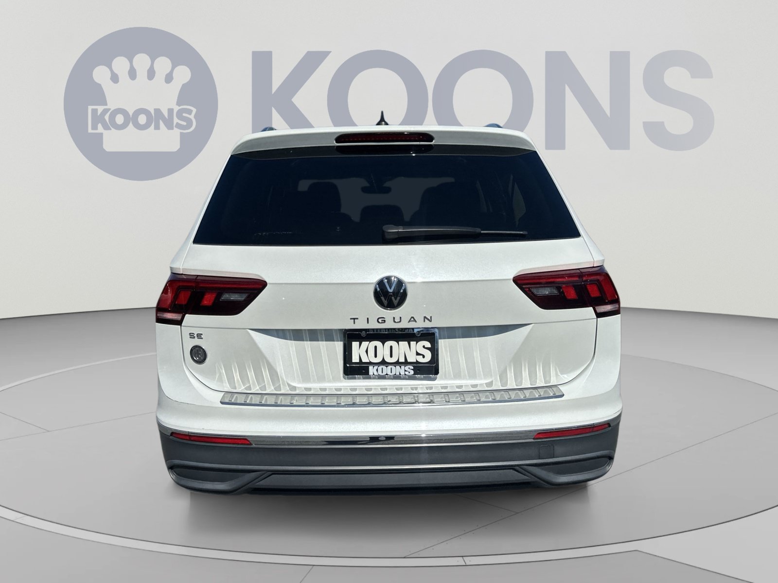Used 2023 Volkswagen Tiguan SE w/ Panoramic Sunroof Package FWD image 15