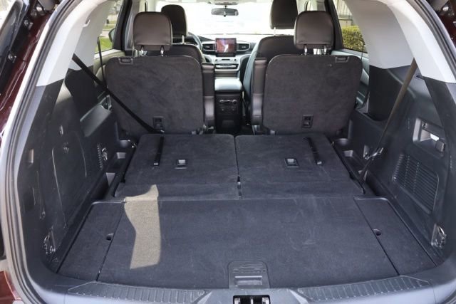 Certified 2022 Ford Explorer XLT w/ Equipment Group 202A image 28