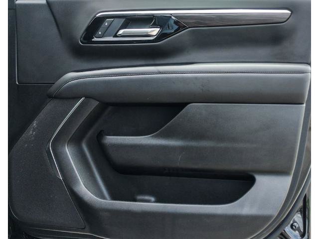 Used 2025 Chevrolet Suburban Z71 AWD/4WD image 14