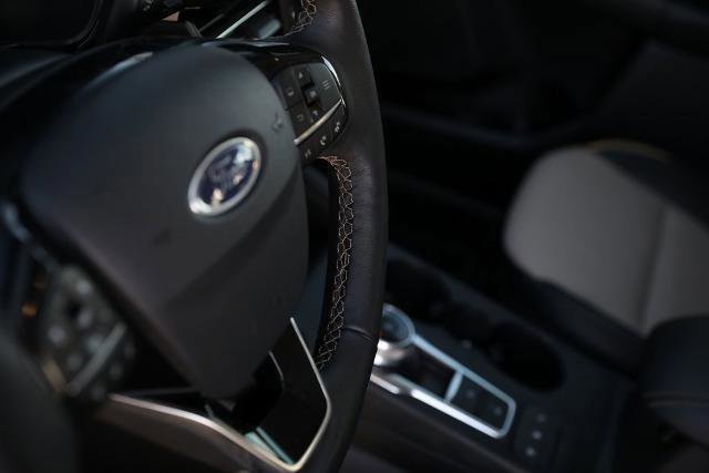 Certified 2022 Ford Escape Titanium w/ Titanium Elite Package image 23