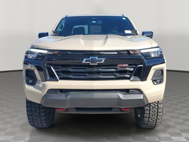 Used 2024 Chevrolet Colorado Z71 w/ Z71 Convenience Package 2 image 6