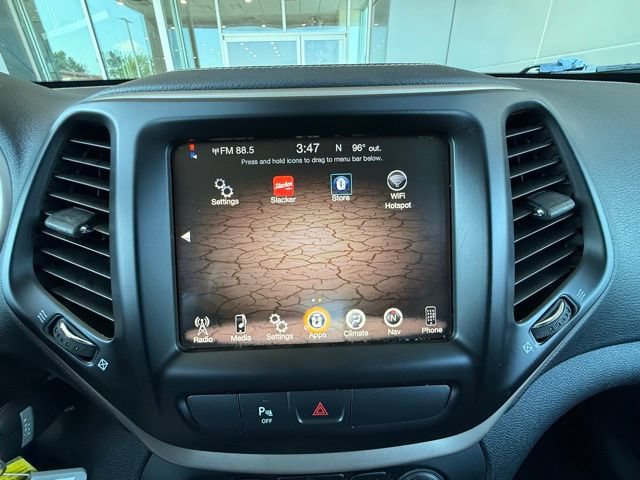 Used 2017 Jeep Cherokee Latitude w/ Safety/Convenience Group FWD image 31