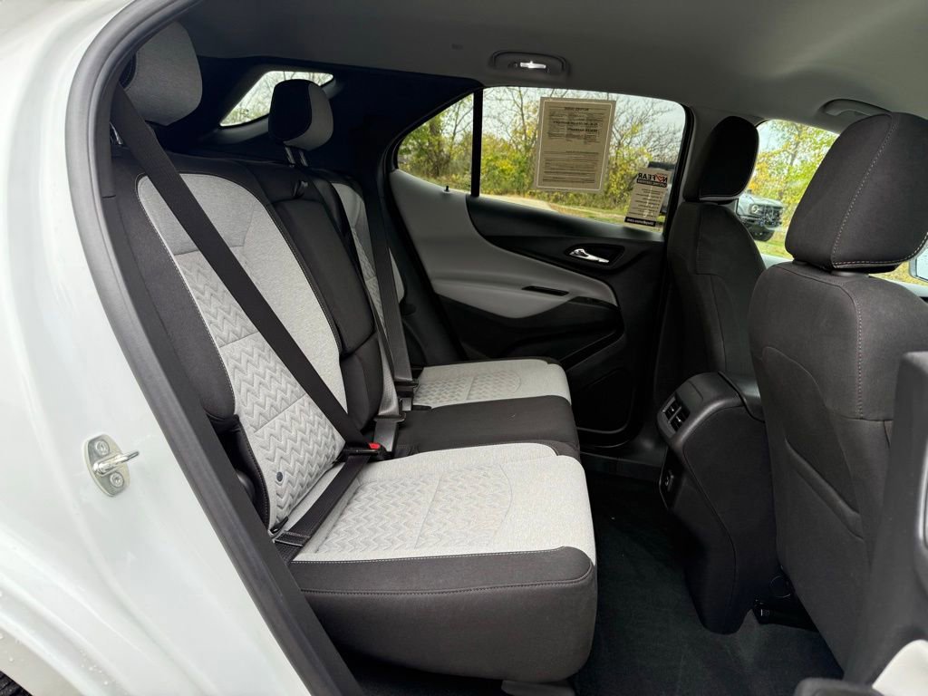 Used 2023 Chevrolet Equinox LT image 21