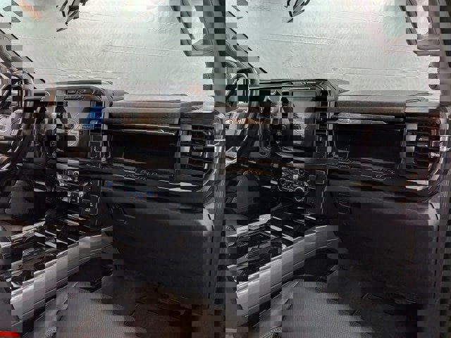 Certified 2023 Ford F250 Lariat w/ Black Appearance Package image 27