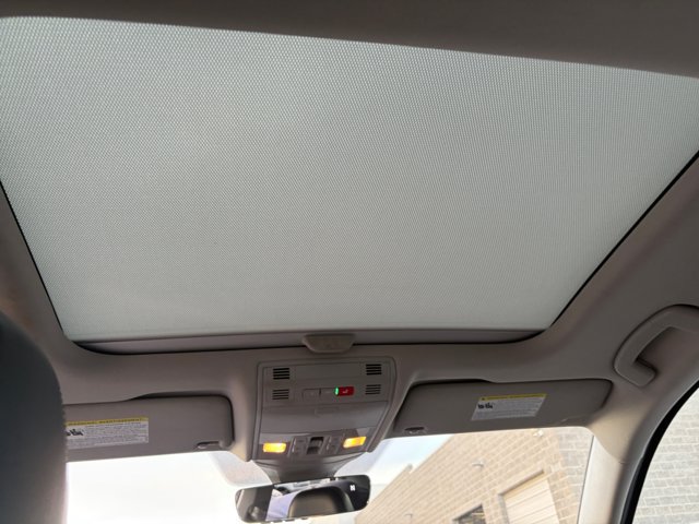 Used 2022 Volkswagen Jetta SE w/ Panoramic Sunroof Package FWD image 33