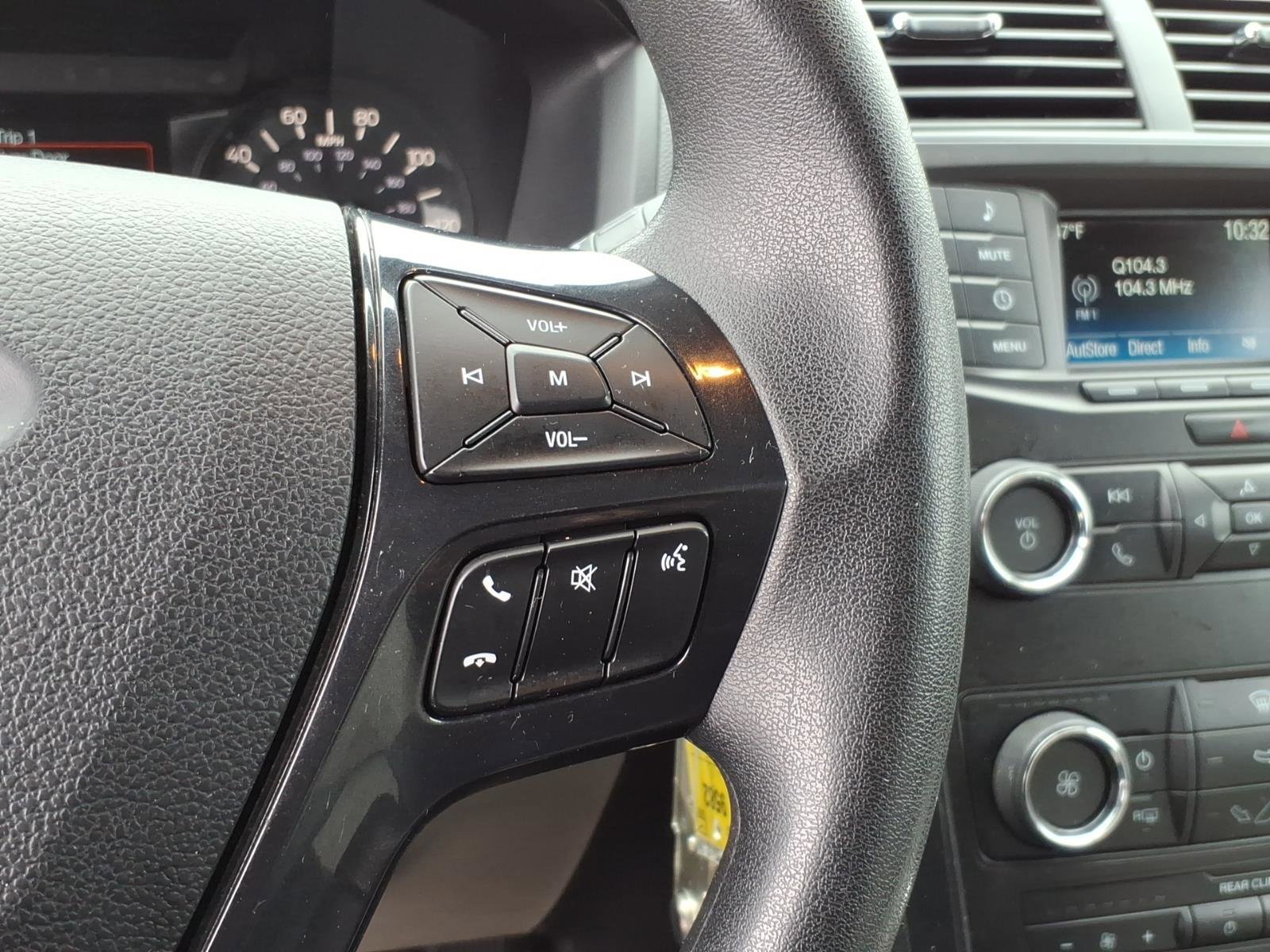 Certified 2018 Ford Explorer FWD image 19