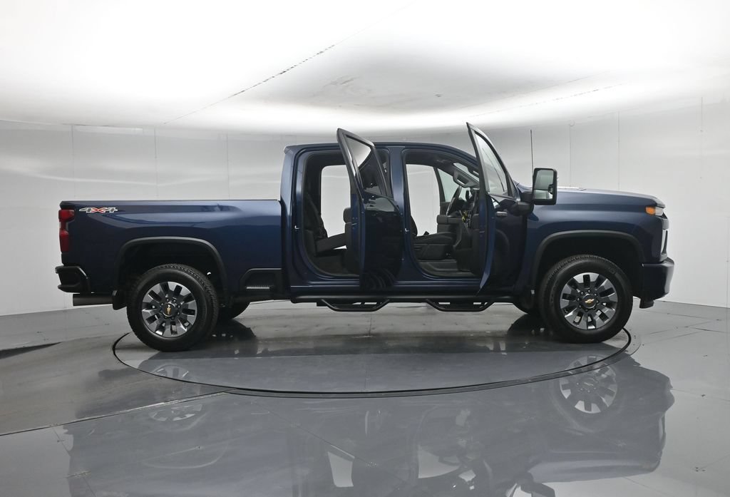 Used 2022 Chevrolet Silverado 2500 Custom w/ Custom Value Package AWD/4WD image 5