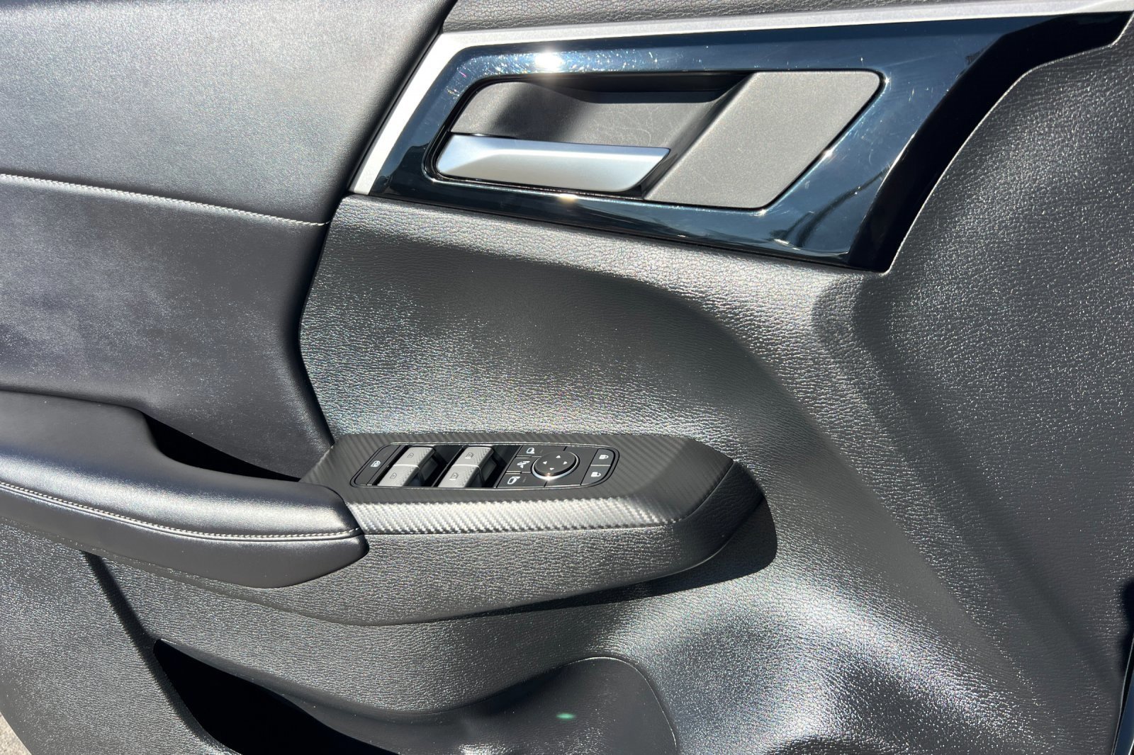 Used 2024 Mitsubishi Outlander FWD image 12