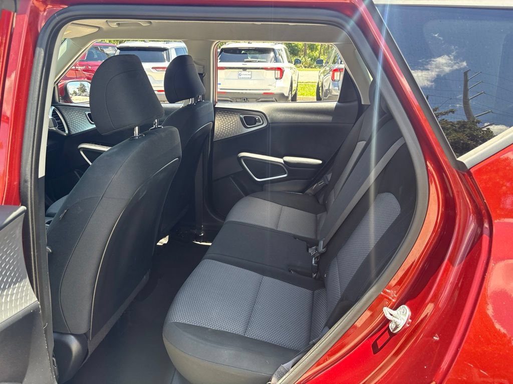 Used 2024 Kia Soul LX w/ Option Group 015 FWD image 7
