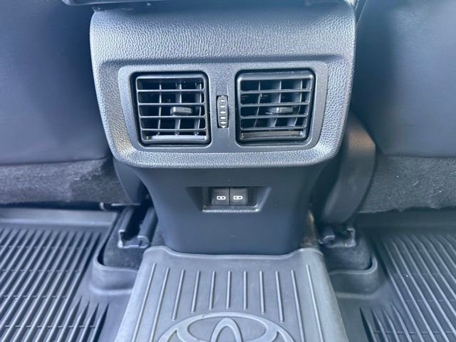 Used 2024 Toyota Venza XLE image 11