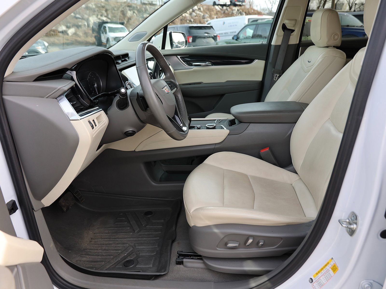 Used 2024 Cadillac XT6 Premium Luxury image 19