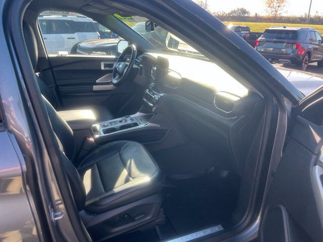 Certified 2023 Ford Explorer Limited w/ Limited Technology Package AWD/4WD image 19