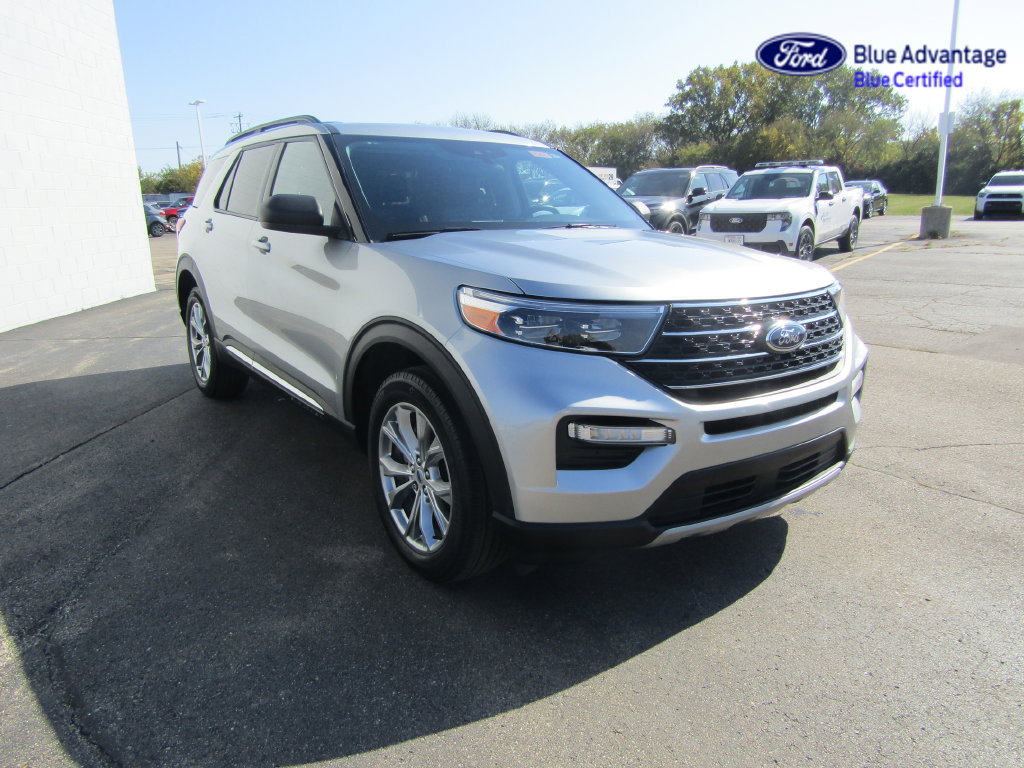 Certified 2024 Ford Explorer XLT w/ Equipment Group 202A AWD/4WD image 11