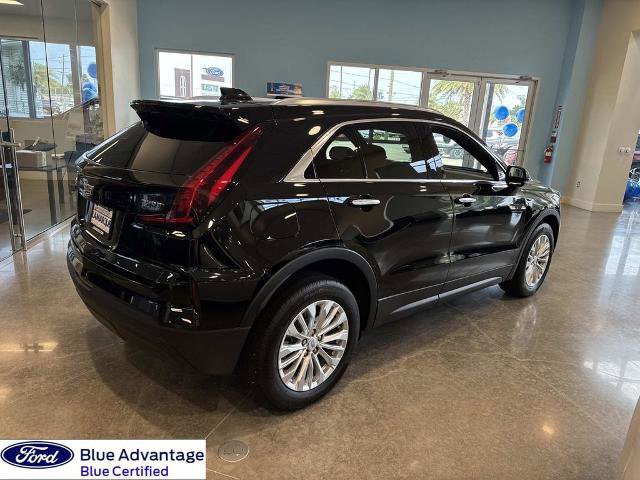 Used 2024 Cadillac XT4 Luxury w/ Cold Weather Package FWD image 11