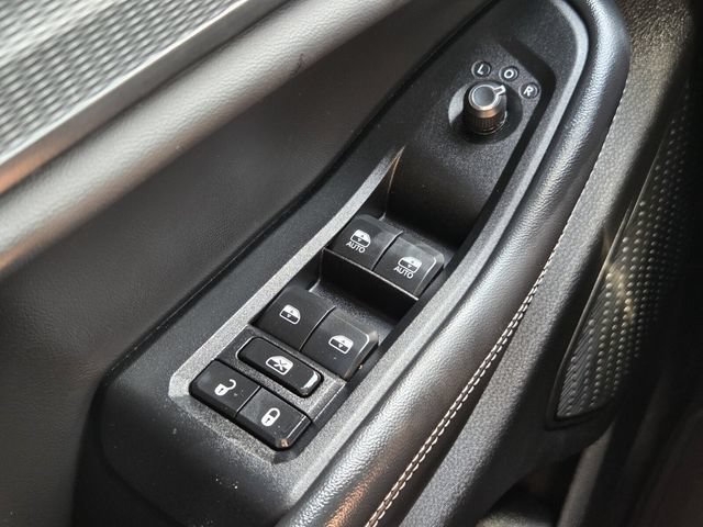 Used 2023 Jeep Grand Cherokee Laredo AWD/4WD image 24