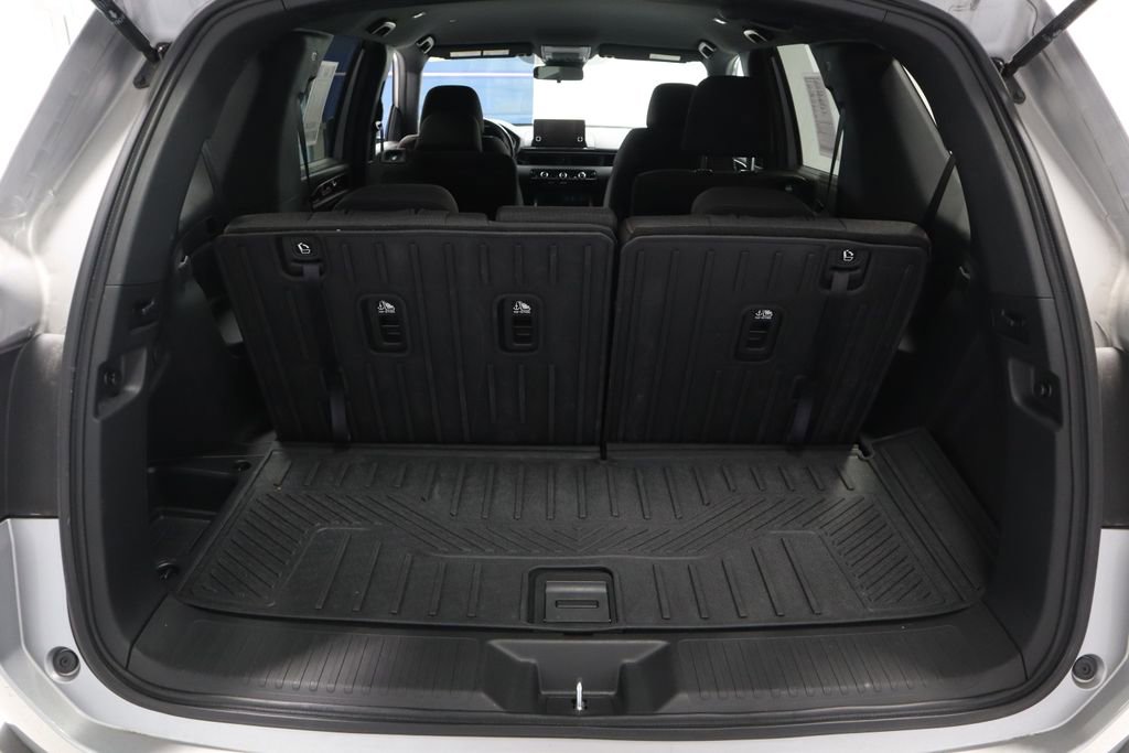 Used 2025 Honda Pilot Sport image 17