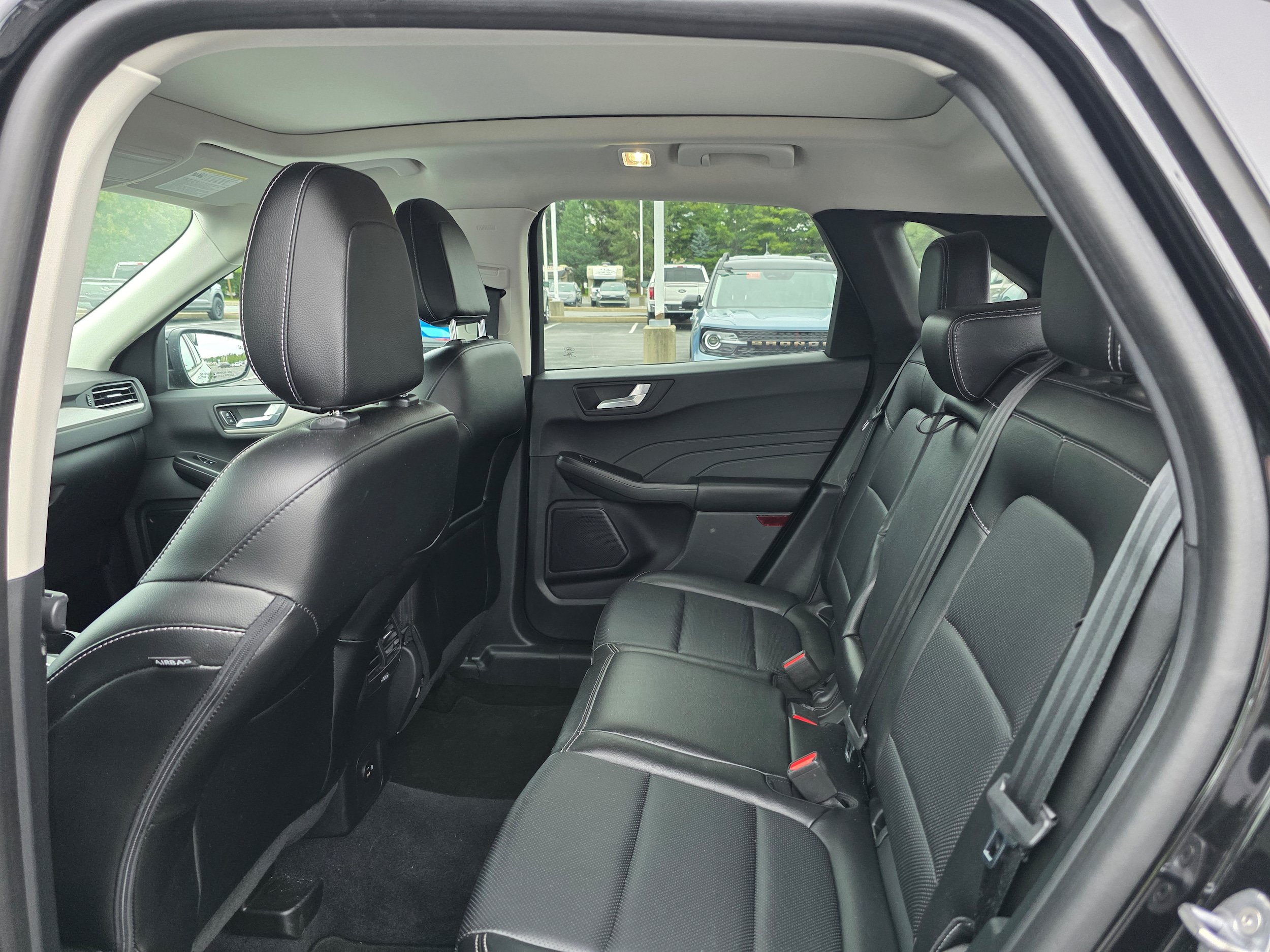 Certified 2022 Ford Escape SEL AWD/4WD image 10