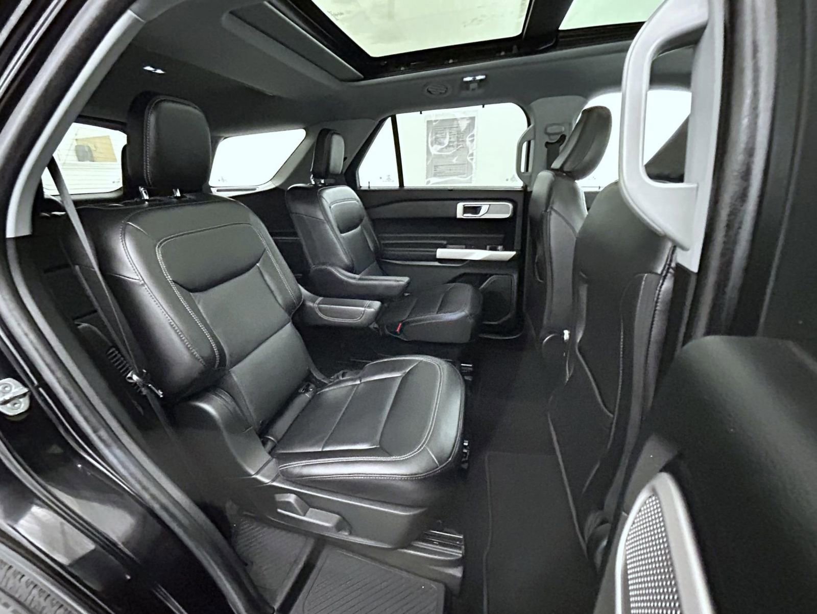 Certified 2021 Ford Explorer Limited w/ Equipment Group 301A image 18