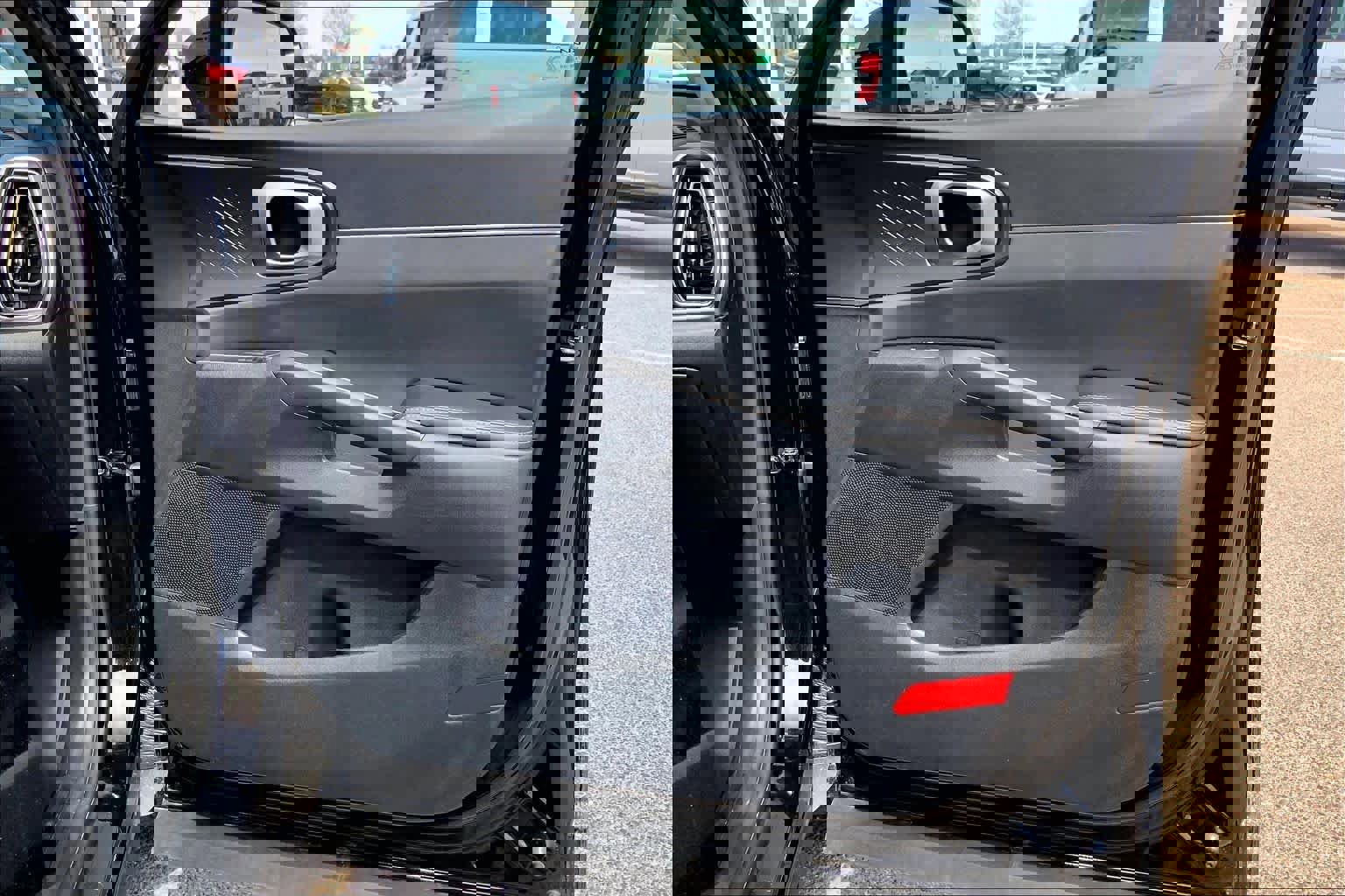 Used 2025 Kia Sorento S w/ Panoramic Sunroof Package image 23