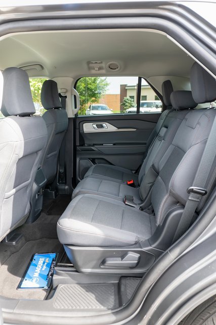 Certified 2025 Ford Explorer Active AWD/4WD image 11