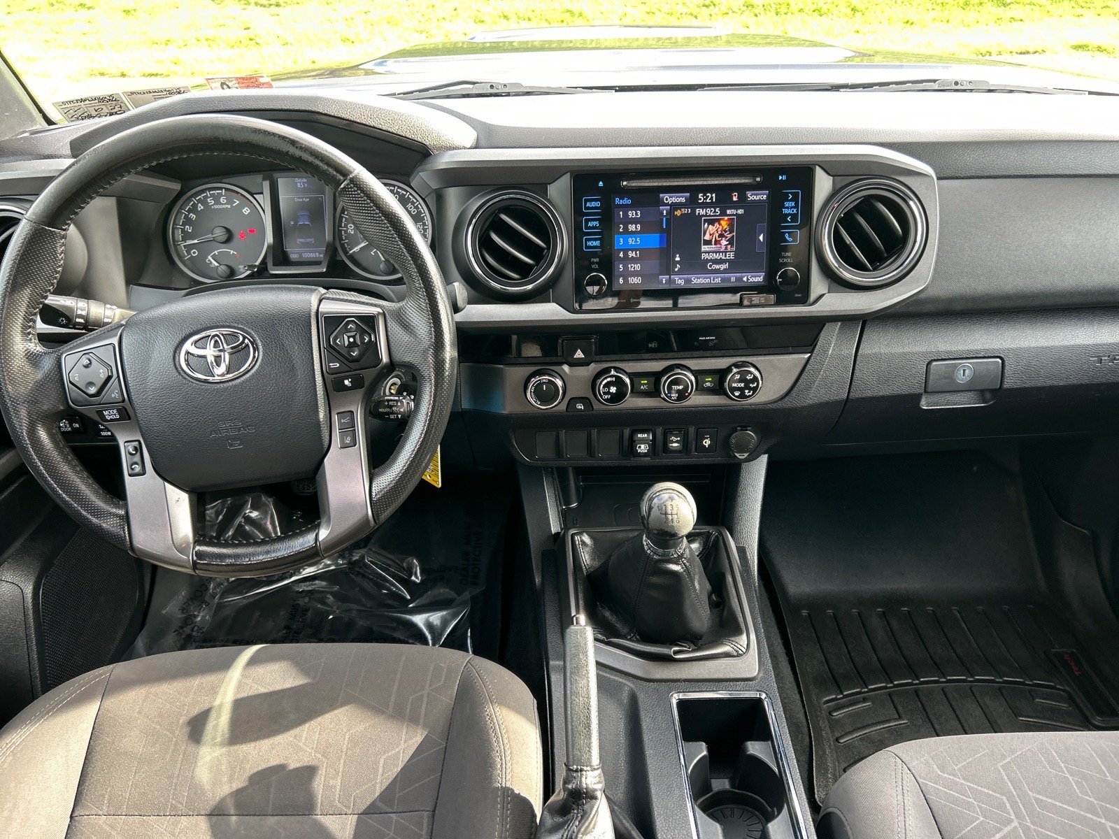 Used 2018 Toyota Tacoma TRD Sport AWD/4WD image 3