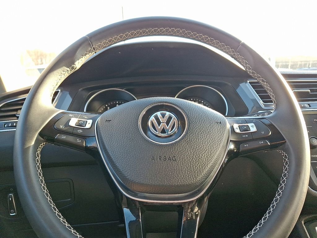 Used 2021 Volkswagen Tiguan SE image 18